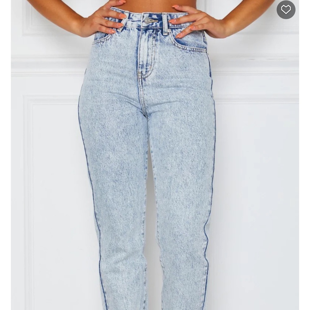 White Fox Cropped Boyfriend Jeans Size M